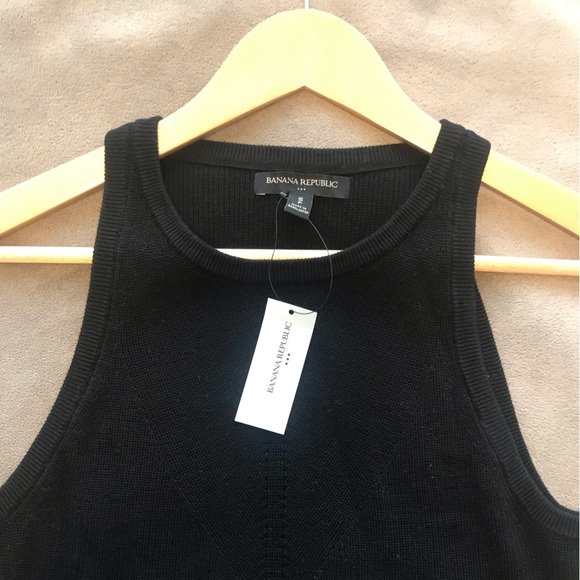 Over 60% off! Banana Republic Black Tank Top in Size Small NWT - Picture 2 of 5